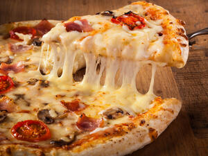 ثلاث أرباع علبة البيتزا تُساعد في مواجهة هدر الطعام خلال شهر رمضان