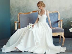 تهتم المقبلات على الزواج بالظهور بأجمل طلة ولا سيما توحد لون الجلد تهتم المقبلات على الزواج بالظهور بأجمل طلة ولا سيما توحد لون الجلد