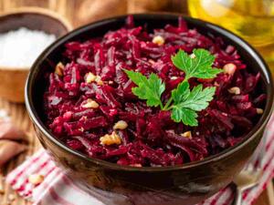 سلطة الشمندر والذرة 