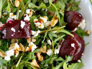 سلطة شمندر مع جبنة الفيتا 