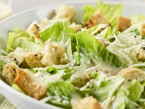 سلطة سيزر بالدجاج