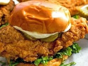 سندويشات فراخ فيلية مقرمشة