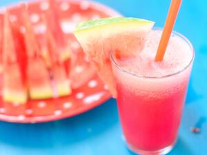 عصير البطيخ بالحليب