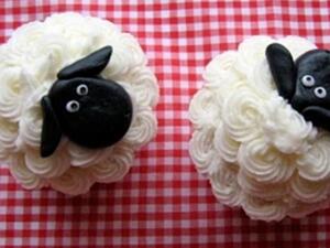 كب كيك على شكل خروف العيد