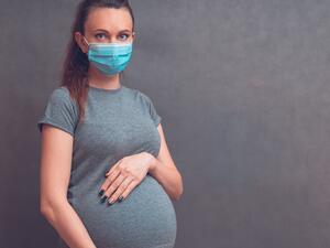 النساء الحوامل معرضات لخطر متزايد ويعانون عادة من مضاعفات كوفيد-19
