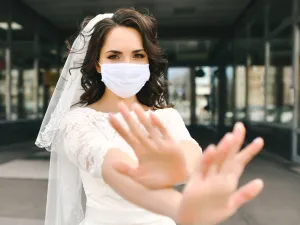 يمكنكِ أن تقومي بحفل صغير يقتصر فقط على العائلة في البيت