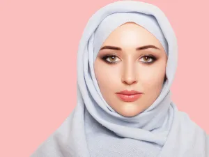 دللي بشرتك بالأقنعة الطبيعية من العسل والخيار 