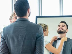 قد ترغب في شراء بدلة رسمية إذا كان حفل زفافك بحدث مسائي قد ترغب في شراء بدلة رسمية إذا كان حفل زفافك بحدث مسائي