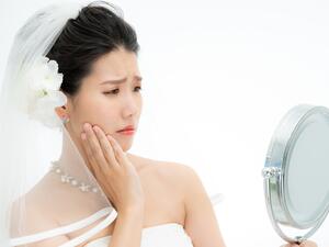 من أسباب الهالات السوداء والبقع الداكنة الجلد الرقيق حول العين من أسباب الهالات السوداء والبقع الداكنة الجلد الرقيق حول العين