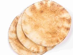 طريقة عمل الخبز العربي في البيت