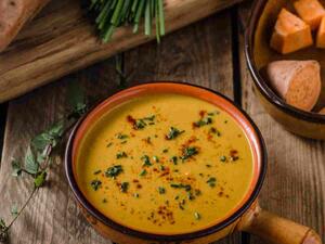 شوربة بطاطس الحلوة بالكريمة