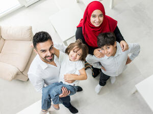 الأطفال هي الفئة التي تشعر بقدوم العيد وترتاح إلى رائحته وتقترب منه أكثر
