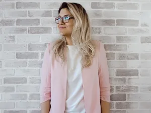 يعتبر البليزر الطويل من أكثر القطع أناقة لفصلي الربيع والصيف