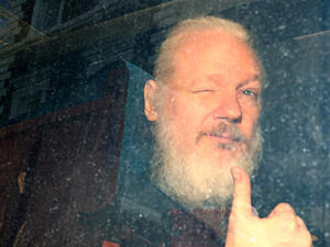 جاء اعتقال بيني (36 عاما) بتهم تتعلق بأمن الدولة في 11 أبريل بمطار كيتو الدولي