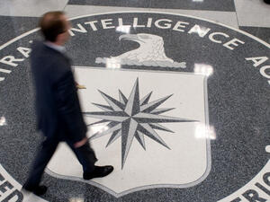 الموظف السابق في دائرة الاستخبارات الأمريكية، رون روكويل هانسن اعترف بتجسسه لصالح الصين