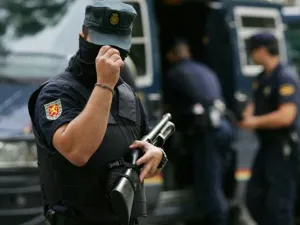 المحكمة العليا الإسبانية أصدرت في عام 2002 مذكرة توقيف دولية بحق تيرنيرا