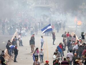 احتجاجات ضخمة ضد الرئيس خوان أورلاندو هيرنانديز.