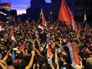 الصراع بين فصائل مسلحة تسبب بحرق وتدمير نحو 88 مقرا حزبيا وحكوميا وخاصا