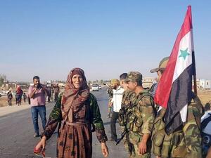لحظة دخول الجيش السوري إلى مدينة مبنج القريبة من الحدود التركية