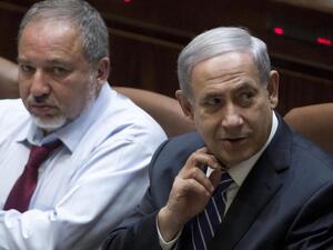 رئيس الوزراء الإسرائيلي بنيامين نتنياهو وزعيم حزب “إسرائيل بيتنا” اليميني أفيغدور ليبرمان