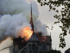 حريق كاتدرائية نوتردام
