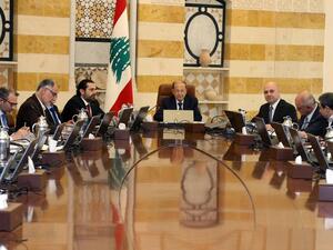 اجتمعت الحكومة للموافقة على حزمة إصلاحية بينها خفض رواتب الوزراء