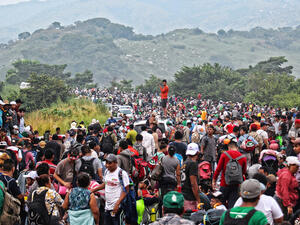 أكثر من 900 طفل من المهاجرين فصلوا عن عائلاتهم على الحدود بين الولايات المتحدة والمكسيك
