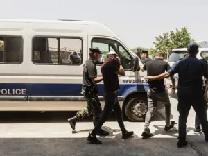 الفتاة تخضع للمحاكمة في قبرص بتهمة التسبب في إيذاء علني 