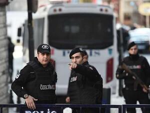 عناصر من الأمن التركي