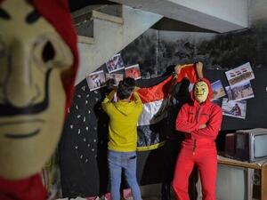  أقنعة الفنان سلفادور دالي الشهيرة