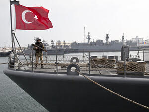 سفينة حربية تركية