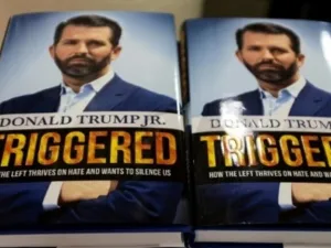 الكتاب يحتل المرتبة الثالثة في قائمة أمازون لأفضل الكتب مبيعا