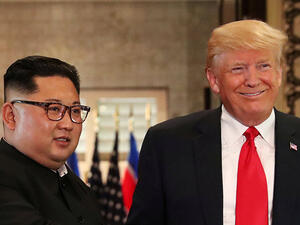 الرئيس الأمريكي دونالد ترامب والزعيم الكوري الشمالي كيم جونغ أون