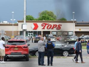 US White Supremacist Kills 10 in Racially Motivated Shooting