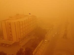 Iraq Sandstorm Kills 1, Harms 5,000 Others (AFP)