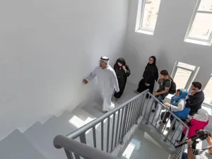 The two-storeyed building had been designed and executed with a number of spaces that could be used as rooms or offices of different sizes.