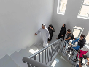 The two-storeyed building had been designed and executed with a number of spaces that could be used as rooms or offices of different sizes.