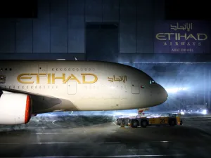 Etihad Cuts Losses to $400 Million