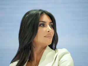 Kim Kardashian, Floyd Mayweather Jr. Sued Over Cryptocurrency Promotion