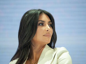 Kim Kardashian, Floyd Mayweather Jr. Sued Over Cryptocurrency Promotion