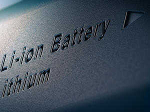 Toyota Partners with Panasonic to Build Lithium-Ion Batteries for Hybrid Vehicles