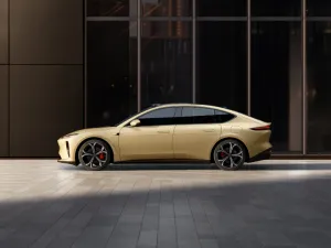 Chinese EV Nio Unveils New Sedan, AR Glasses