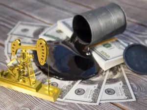 Oil Prices Extend Steep Decline Amid Rising Concerns Over Global Demand