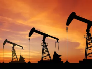 Oil Prices Rise Over Concerns of Tight Supply