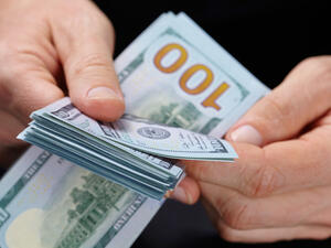 World's 10 Richest People Own More Wealth Than 85 Countries