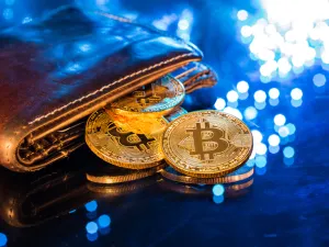 أسعار العملات الرقمية: البيتكوين مستقر على 46 ألف دولار