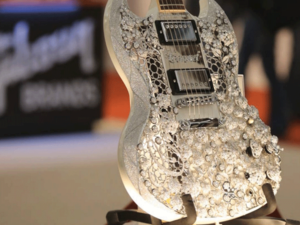 The guitar which is named the "Eden of Coronet" was designed by Mark Lui.