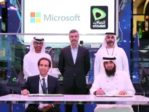 اتصالات تبرم شراكة مع مايكروسوفت لتأمين الحدود الرقمية للإمارات العربية المتحدة