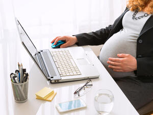 UAE: Can An Employee Claim Compensation for Maternity Leave if Fired from Job?