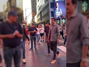 Emir of Qatar casually roaming New York City